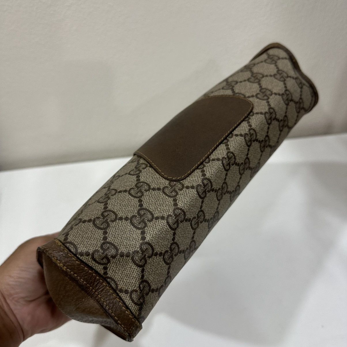 Gucci ‼️YES‼️ VINTAGE GUCCI GG SUPREME WEB POUCH CLUTCH BAG Size ONE SIZE - 4 Thumbnail