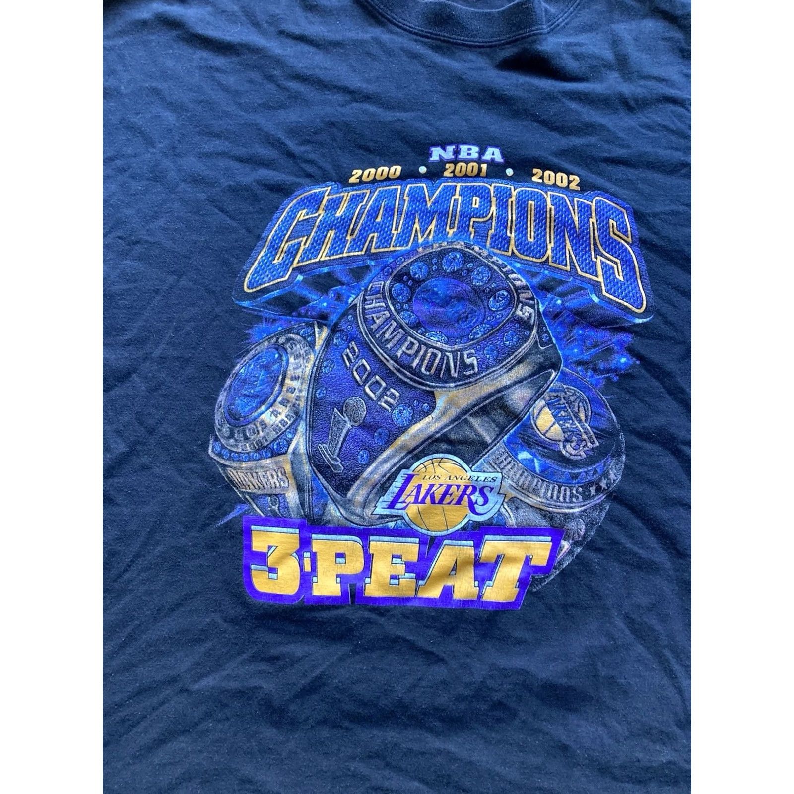 NBA VINTAGE BNK LA Lakers T Shirt 2XL Black 2002 3-Peat Championship Kobe Shaq Double-Sided Mens Sports USA Boys Girls Size US XXL / EU 58 / 5 - 3 Thumbnail