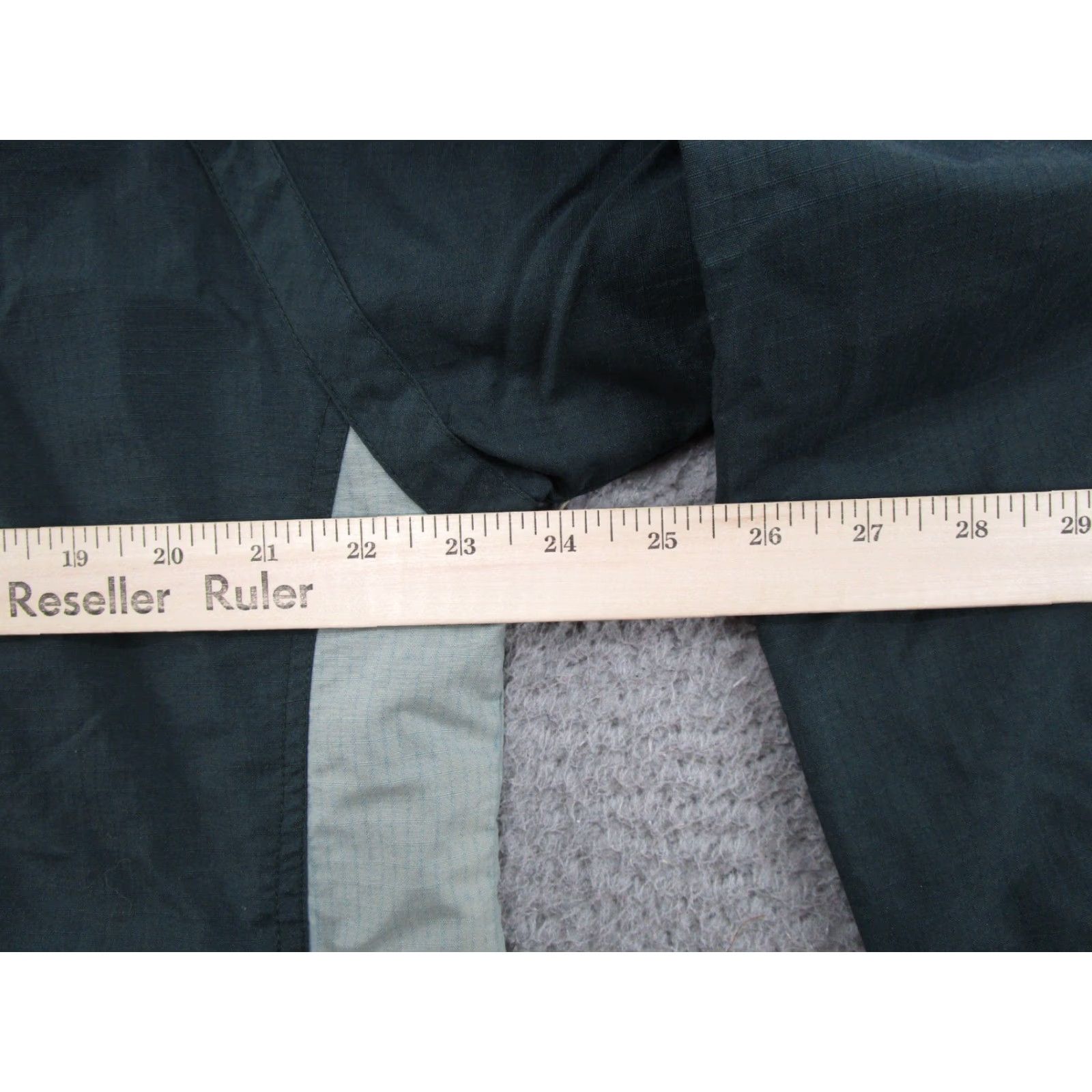Vintage Cabelas Windbreaker Jacket Mens Size M Green Ripstop Pullover V Neck Outdoor Outdoor Jacket Regular Fit Nylon Patch Logo Stand-Up Collar Size US M / EU 48-50 / 2 - 4 Thumbnail
