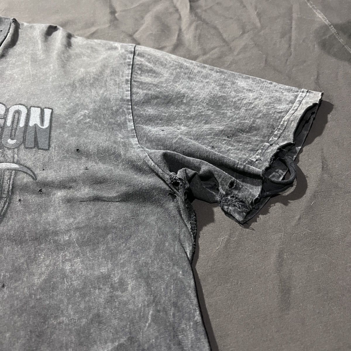 Vintage Vintage Y2K Harley Davidson Logo Distressed Thrashed Faded Size US L / EU 52-54 / 3 - 14 Thumbnail