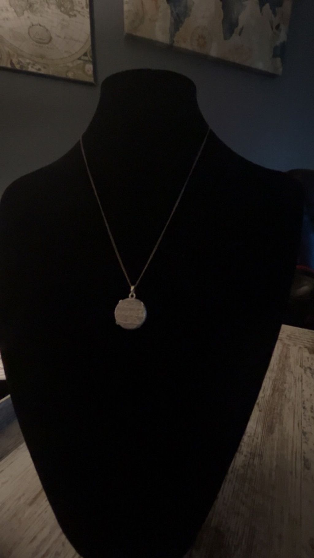 Other Unbranded Silver Iridescent Pendant Necklace One Size Size ONE SIZE - 2 Thumbnail
