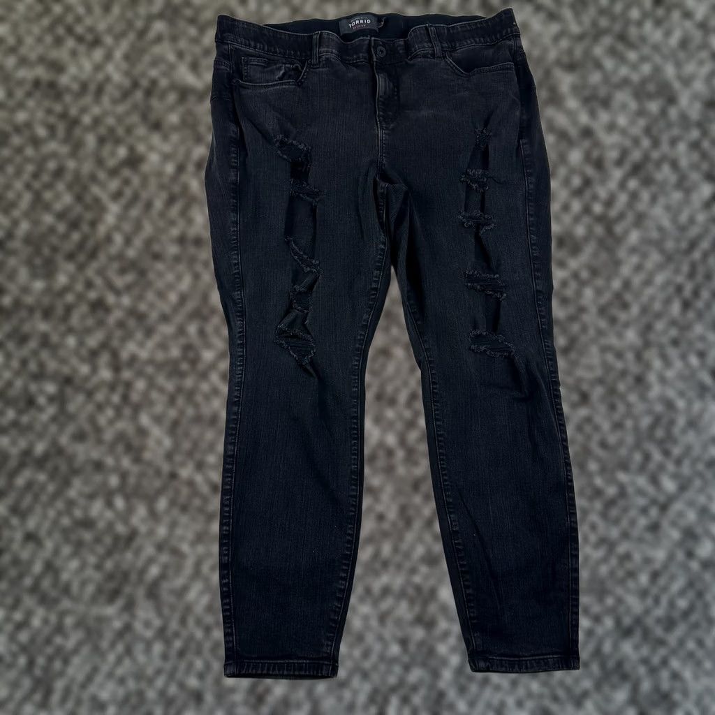 Torrid VINTAGE Torrid Jeans 24T Womens Black Bombshell Skinny Premium Stretch Distressed Size 42" / US 20 - 1 Thumbnail