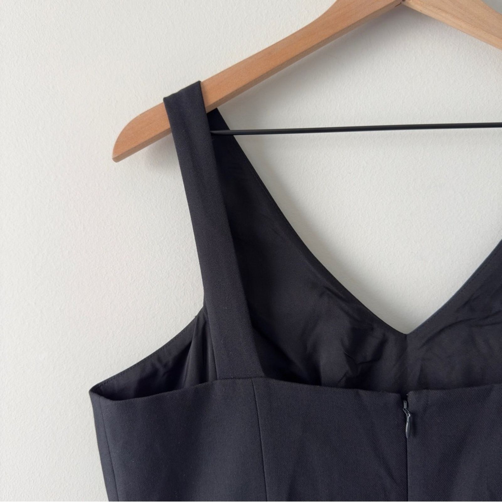 Loft LOFT Black A-Line Mini Dress V-Neck Sleeveless Solid Minimal Size L / US 10 / IT 46 - 4 Thumbnail