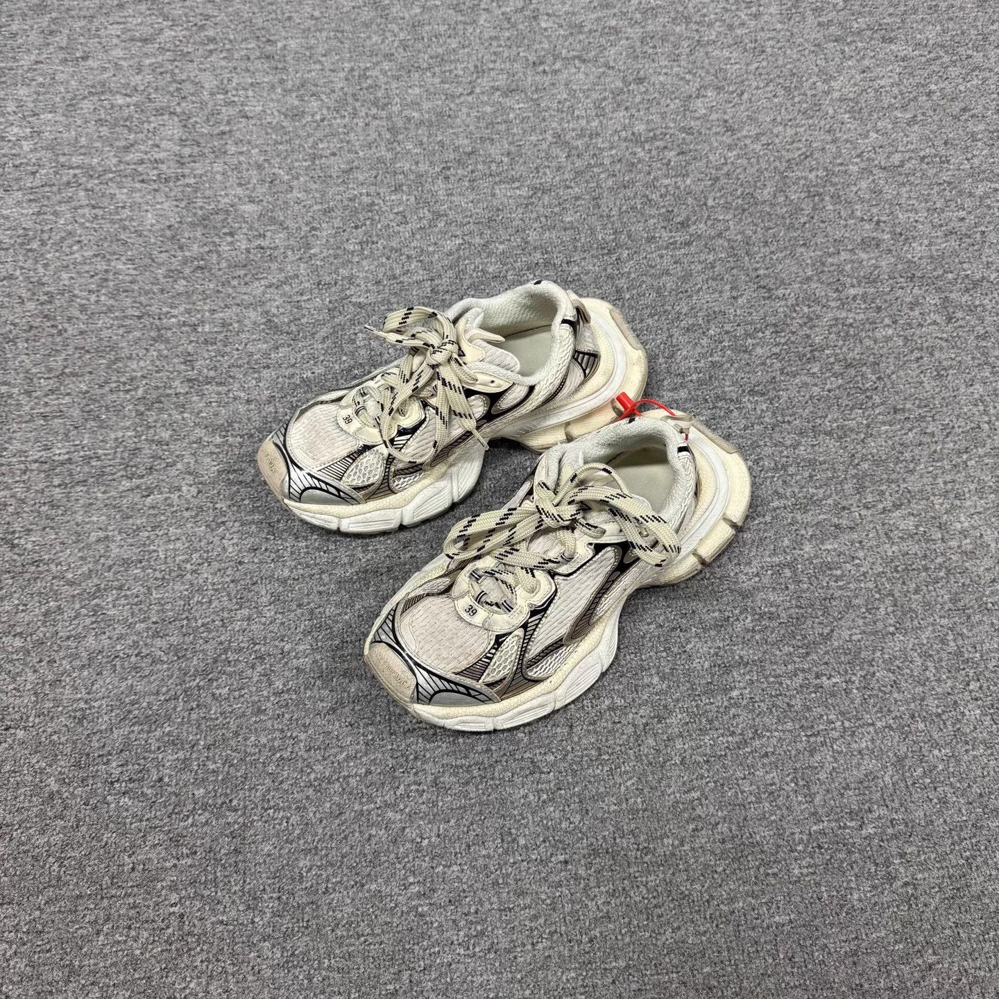 Balenciaga Balenciaga Distressed Dad Shoe 39 98 New Size US 9 / IT 39 - 1 Thumbnail