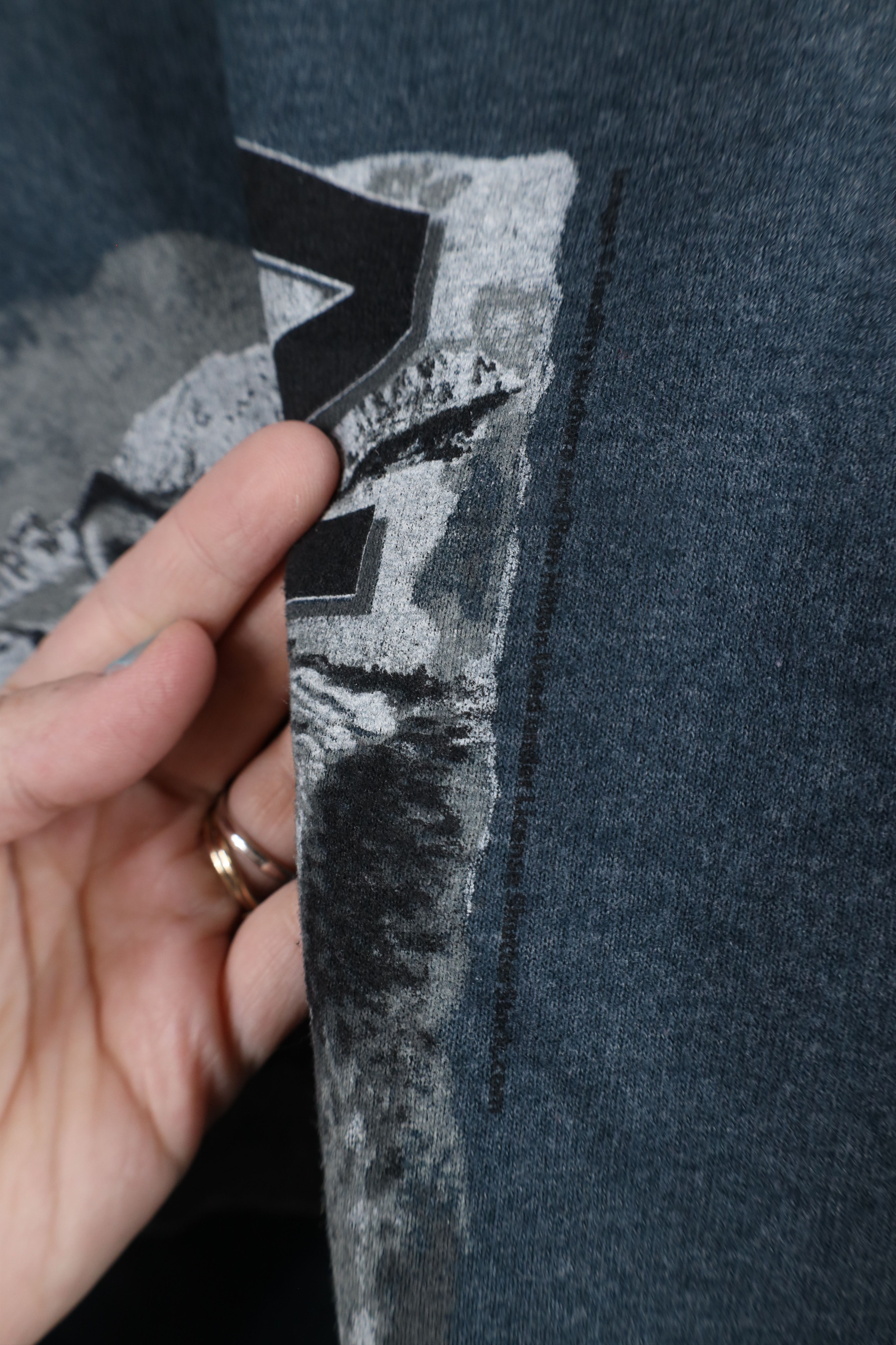 Vintage Vintage 90s Streetwear Out Alaska Wolf Crewneck Sweatshirt Size US XL / EU 56 / 4 - 6 Thumbnail