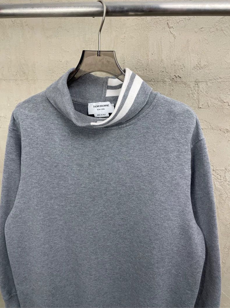 Thom Browne Thom browne Gray four-striped high-neck sweatshirt 2504-Nex Size XS / US 0-2 / IT 36-38 - 3 Thumbnail