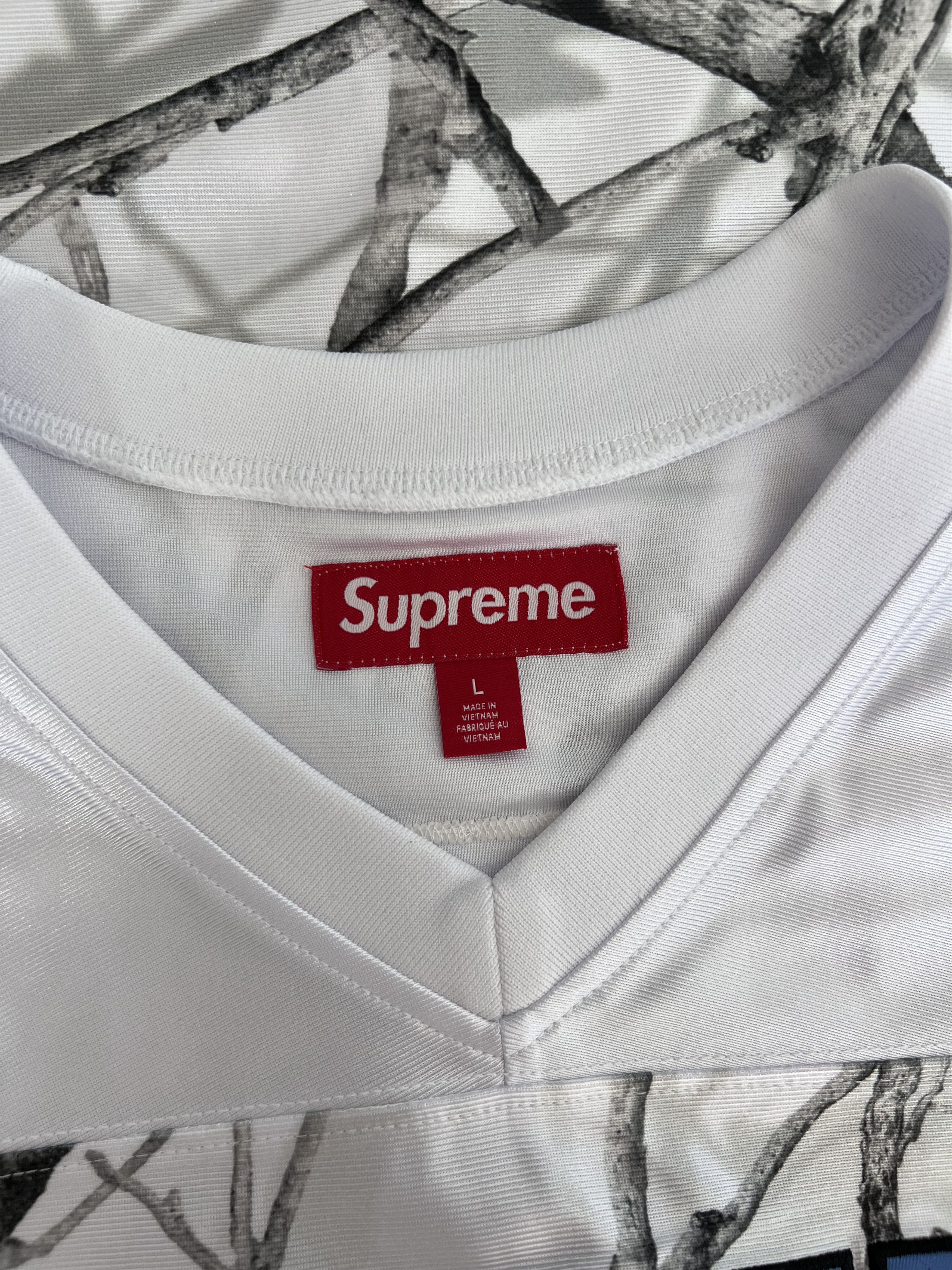 Supreme Supreme Breast Cancer Awareness Football Jersey White Camo Size US L / EU 52-54 / 3 - 7 Thumbnail