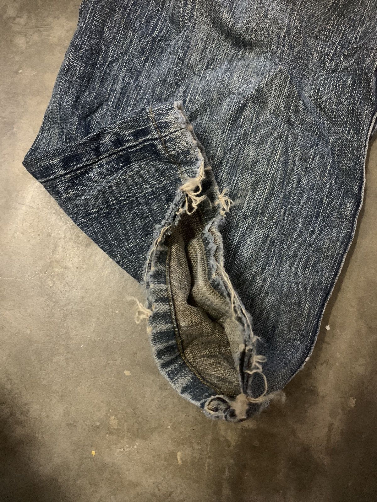 Wrangler Wrangler Distressed Flare Denim Jeans Size US 33 - 11 Thumbnail