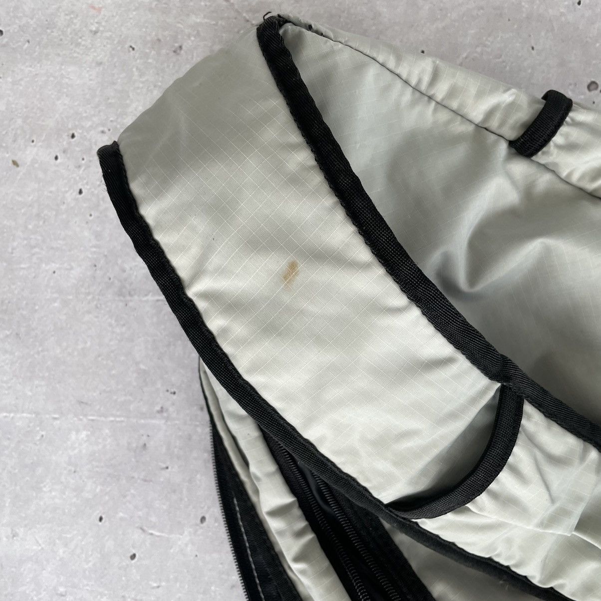 DKNY × Vintage Vintage slim bag DNKY white style y2k Size ONE SIZE - 10 Thumbnail