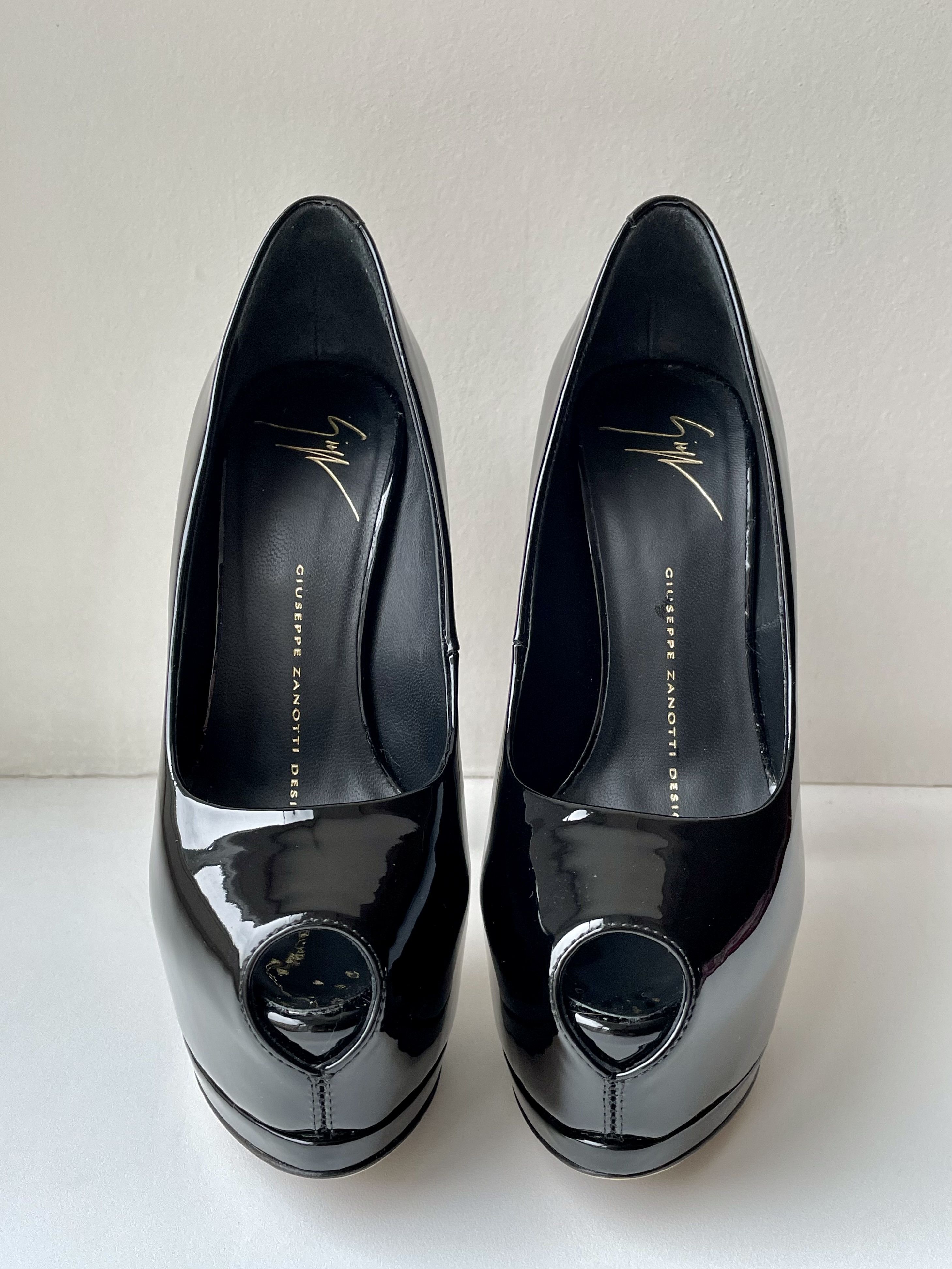 Giuseppe Zanotti Giuseppe Zanotti Black Patent Pumps 35 EU Size US 5 / IT 35 - 5 Thumbnail