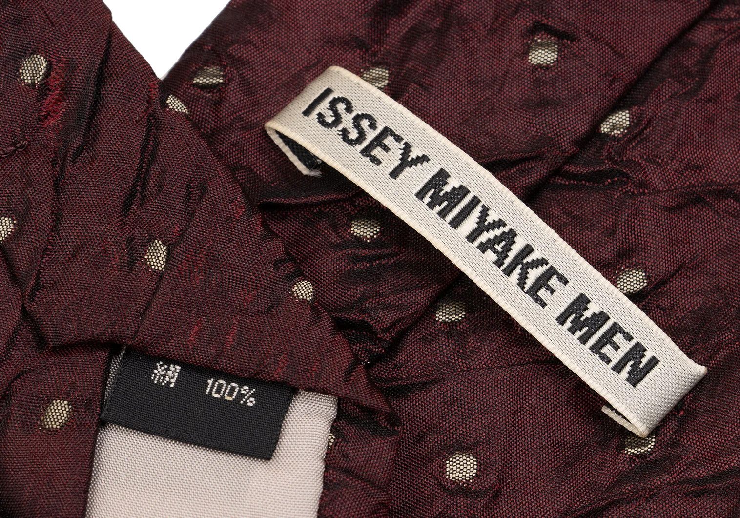 Issey Miyake Silk Dot Jacquard Tie in Wine Beige Size ONE SIZE - 7 Thumbnail