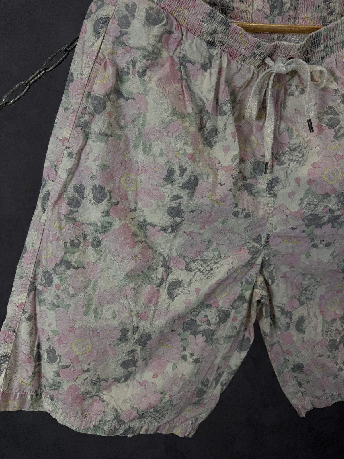 Allsaints Allsaints vintage luxury designer skulls shorts Size US 32 / EU 48 - 3 Thumbnail