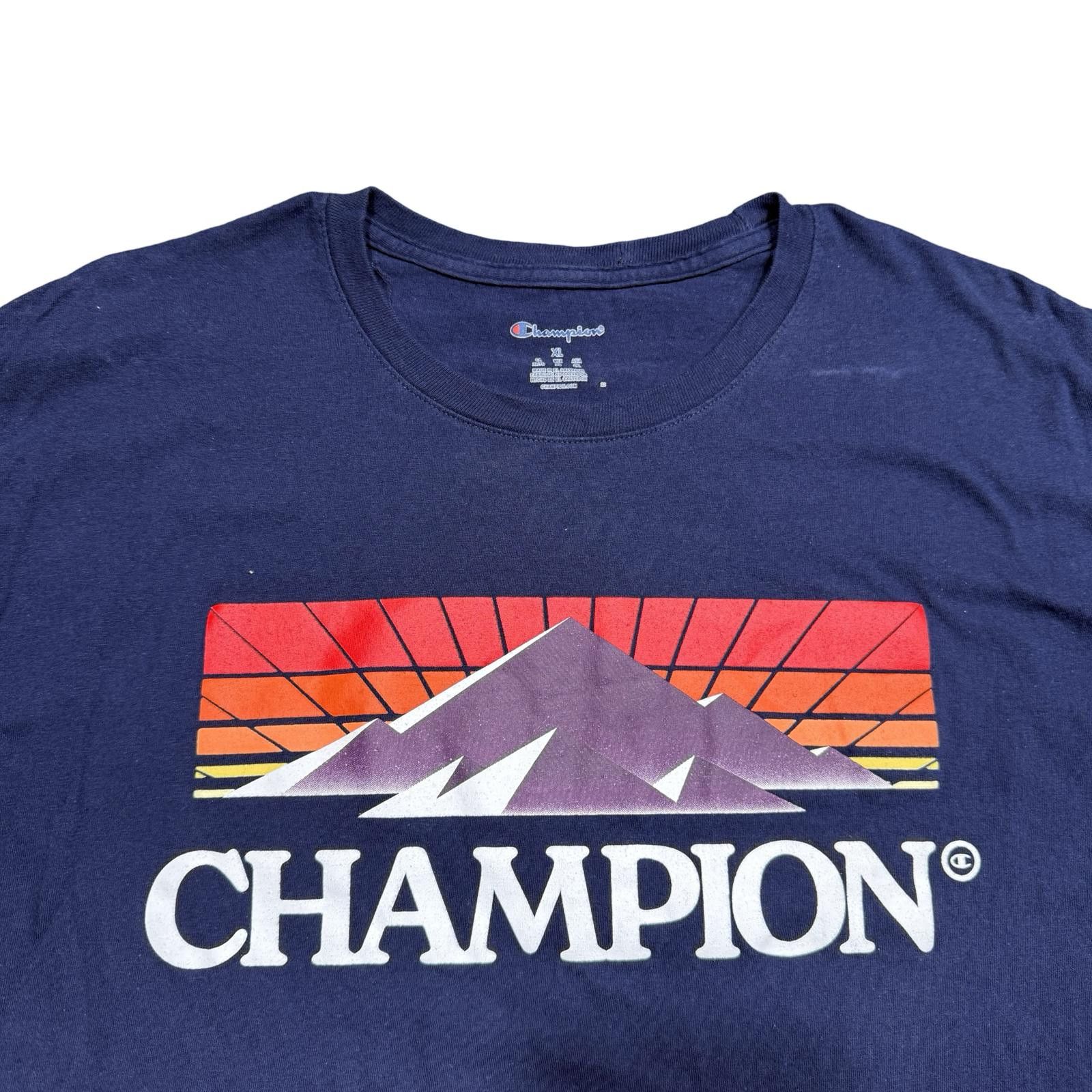 Champion Champion Mountain Retro Style Graphic T-Shirt Size US XL / EU 56 / 4 - 2 Thumbnail