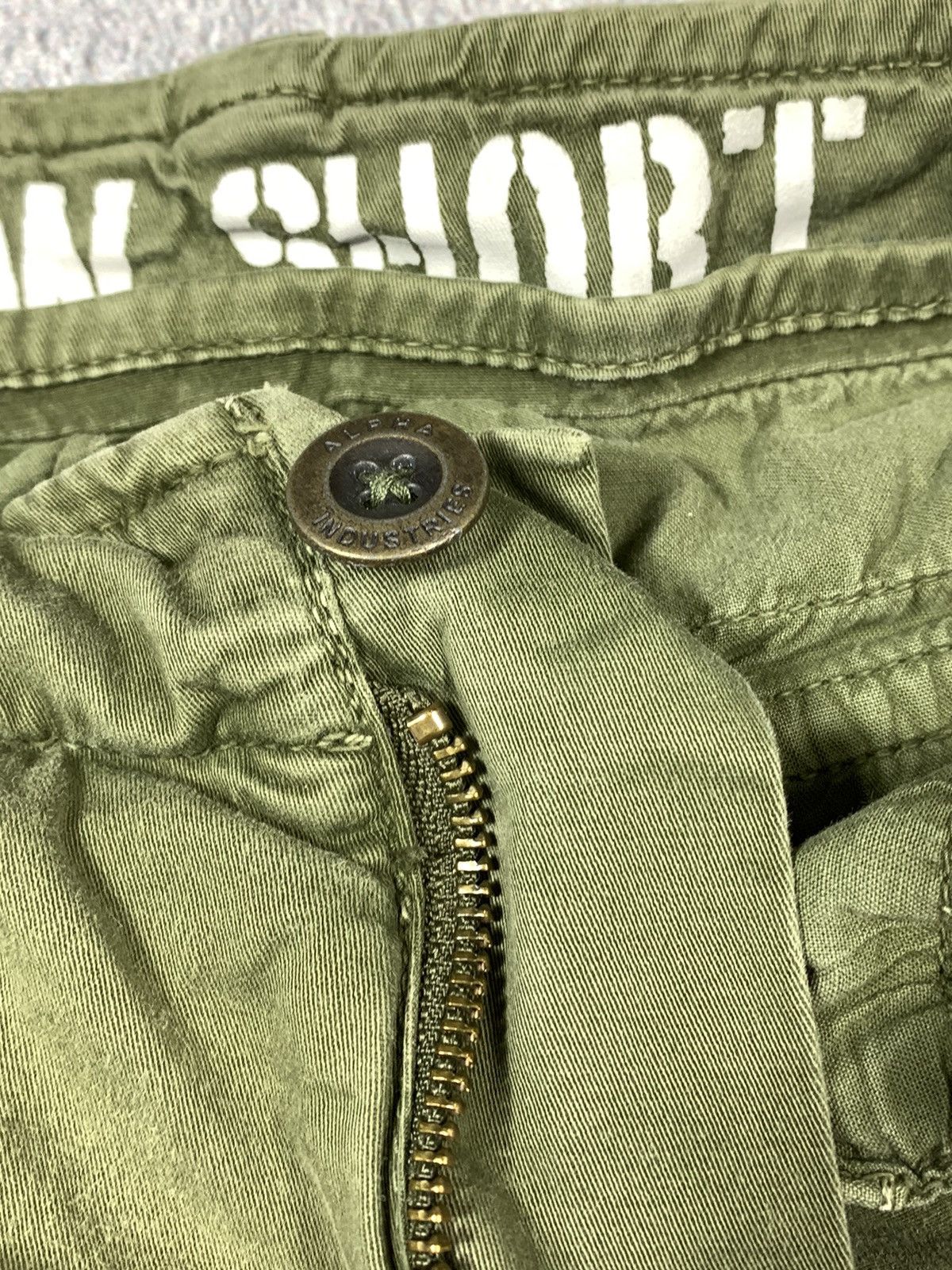 Alpha Industries × Vintage Vintage Y2K Alpha Industries faded cargo shorts size 33 Size US 33 - 8 Thumbnail