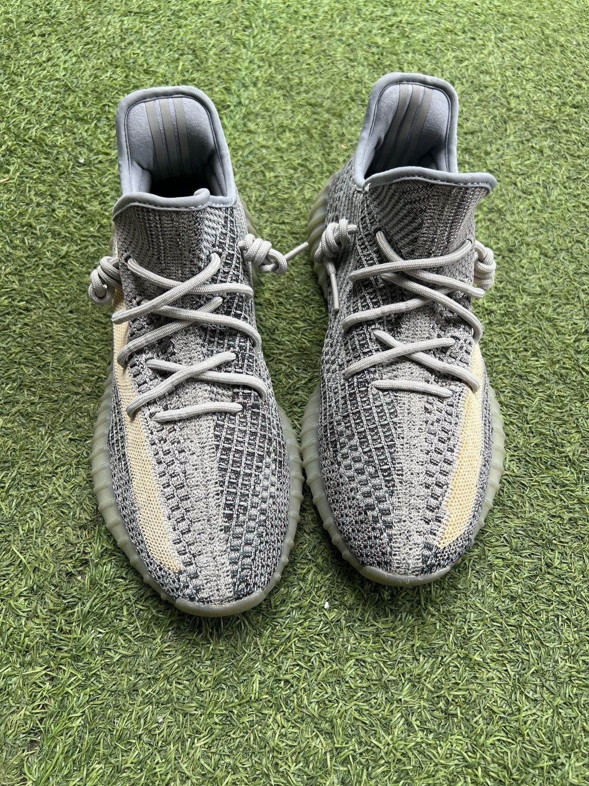 Yeezy adidas Yeezy Boost 350 V2 'Ash Blue' GY7657 Size US 10 / EU 43 - 4 Thumbnail