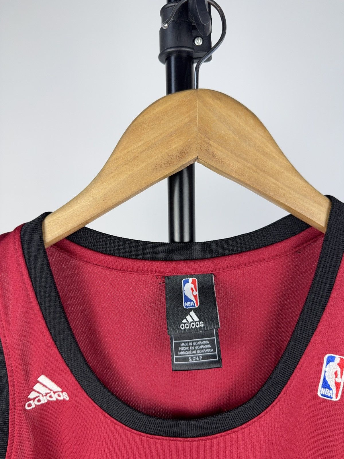 NBA LeBron James #6 Miami Heat Adidas Jersey Small Vintage NBA Size US S / EU 44-46 / 1 - 4 Thumbnail
