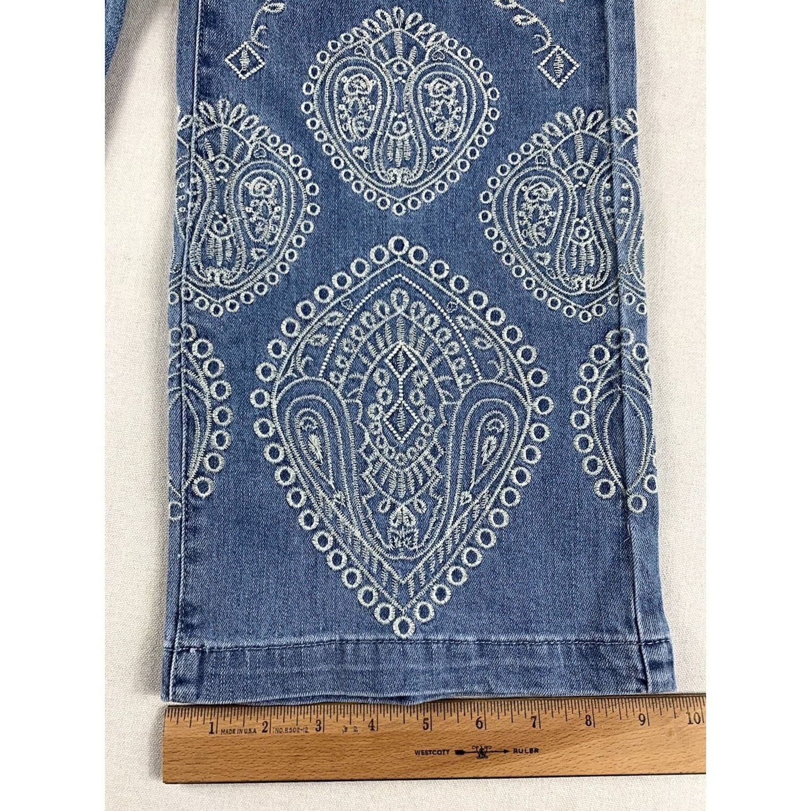 Vintage LASCANA Jeans Wide Leg Womens Size 6 Blue Embroidered Cropped 30x30 Flat Lay 30x30 Jeans Womens Mens? Size 28" / US 6 / IT 42 - 3 Thumbnail