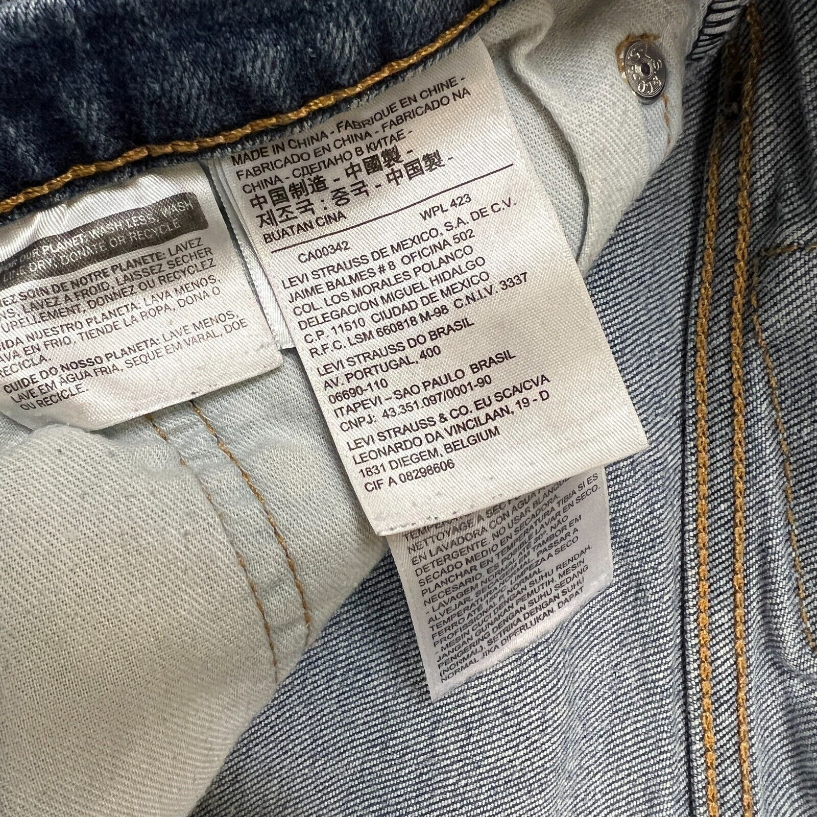 Levi's × Vintage Levi's 541 Jeans 34x30 Athletic Taper Faded American Denim Size US 34 / EU 50 - 9 Thumbnail