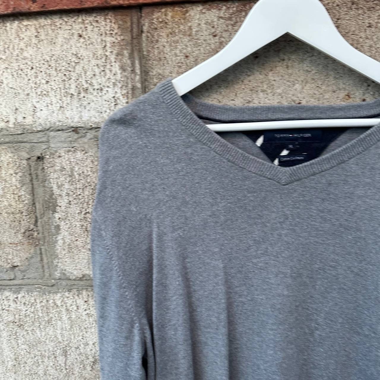 Tommy Hilfiger Vintage Tommy Hilfiger V Neck Sweater Size XL Y2K 00s Size US XL / EU 56 / 4 - 4 Thumbnail