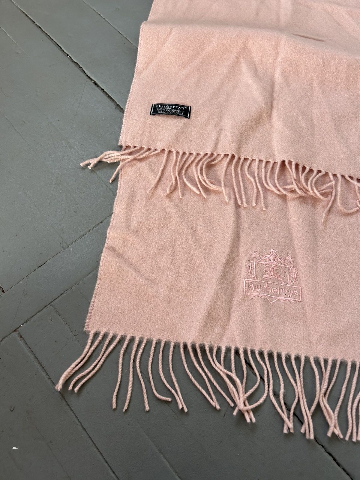 Burberry Burberry pink scarf 100% cashmere Size ONE SIZE - 3 Thumbnail