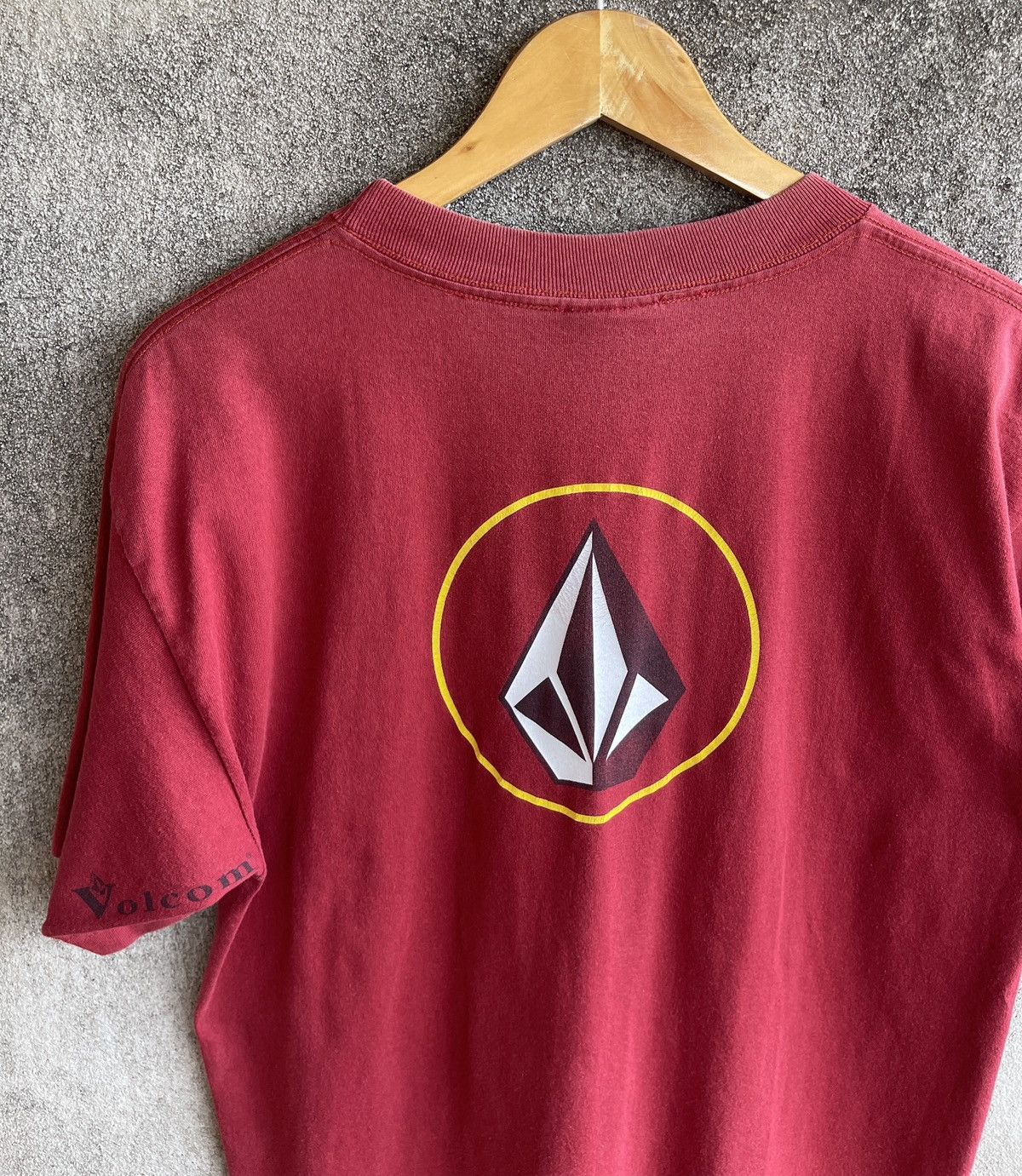 Volcom Vintage 90s Sun Faded🔥VOLCOM🔥Center Logo & Back Hit Tee Size US L / EU 52-54 / 3 - 10 Thumbnail