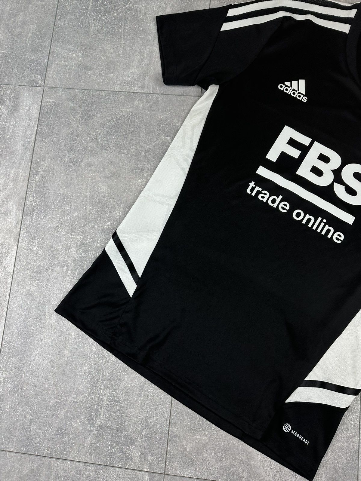 Adidas Adidas Leicester City FC 2022/23 Training Jersey Size US S / EU 44-46 / 1 - 3 Thumbnail