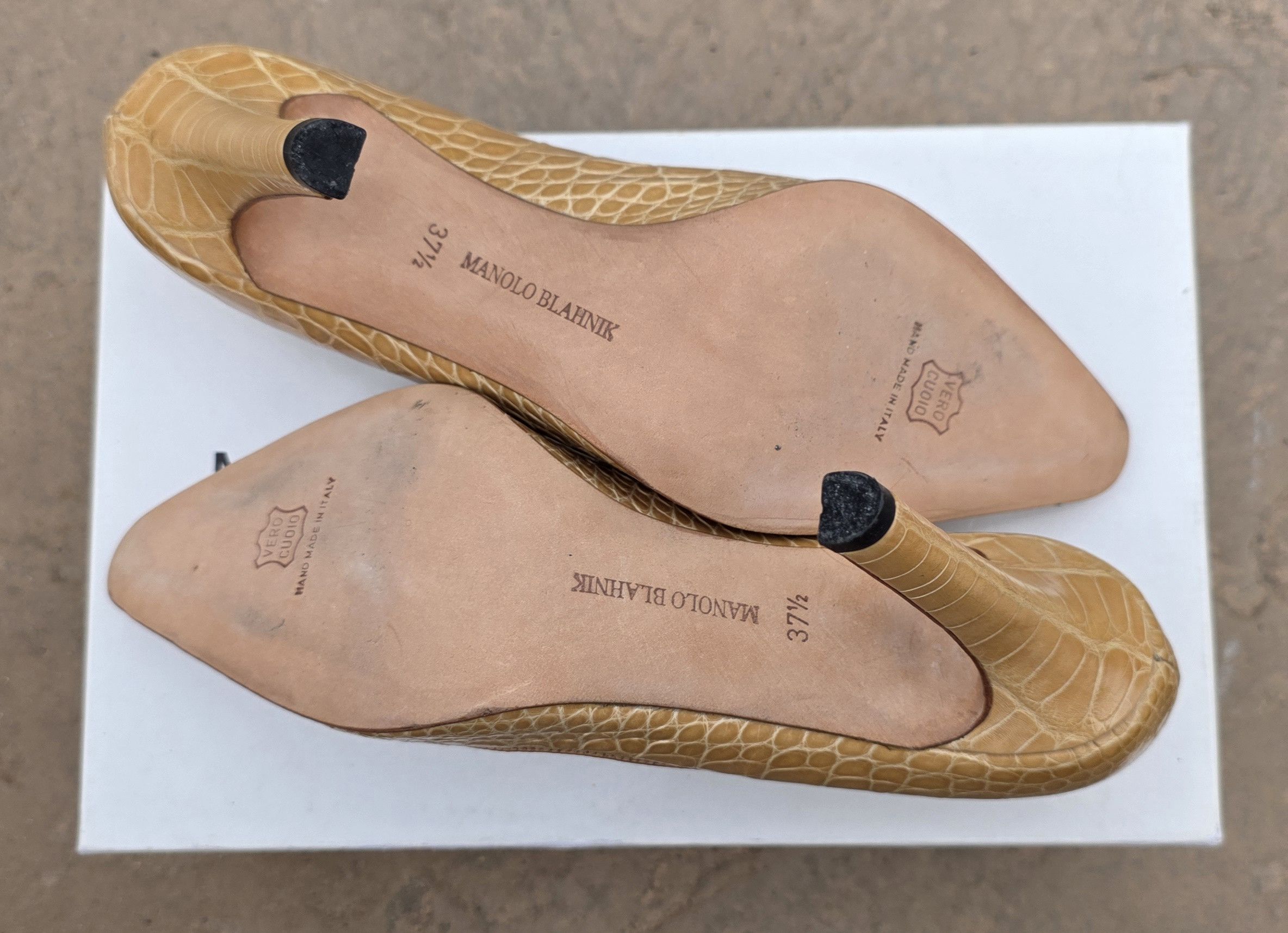 Manolo Blahnik Vintage Manolo Blahnik Blixa Pumps Alligator EU 37.5/US 7.5 Size US 7.5 / IT 37.5 - 5 Thumbnail