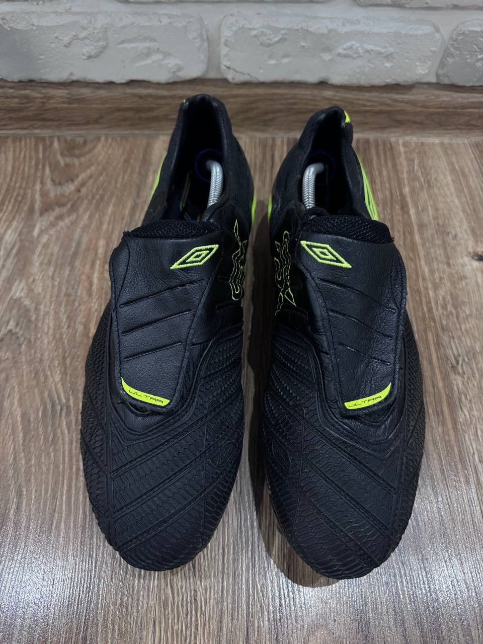 Umbro UMBRO SX VALOR II ULTRA SG ELITE SOCCER FOOTBALL BOOTS Size US 11.5 / EU 44-45 - 2 Thumbnail