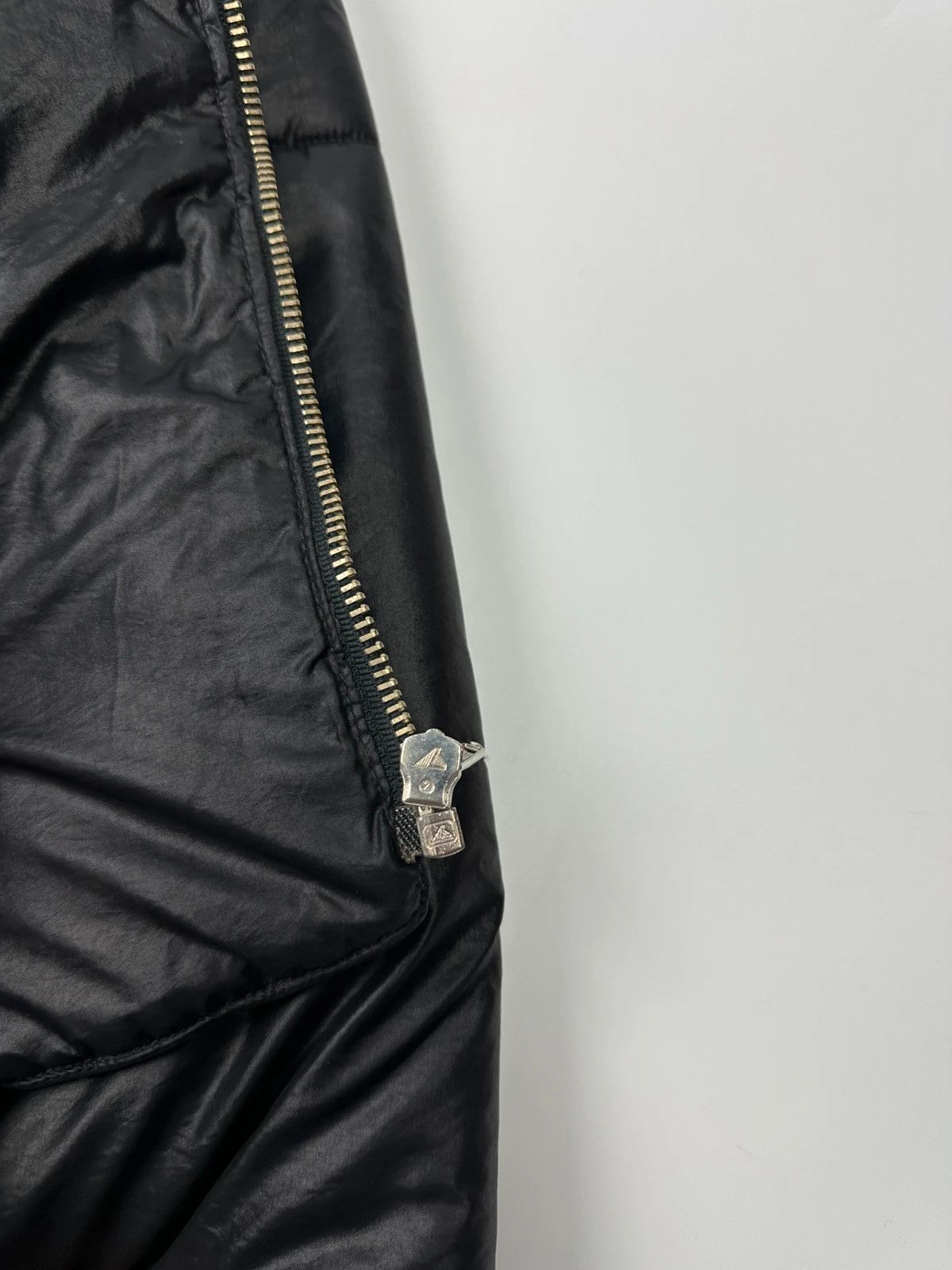 Armani Armani 90’s Black Leather & Nylon Puffer Bomber Jacket Size US M / EU 48-50 / 2 - 15 Thumbnail