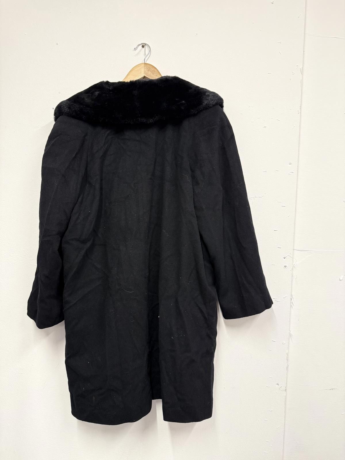 Marks & Spencer Black Women's Coat with Faux Fur Collar UK Size 16 Size XL / US 12-14 / IT 48-50 - 4 Thumbnail