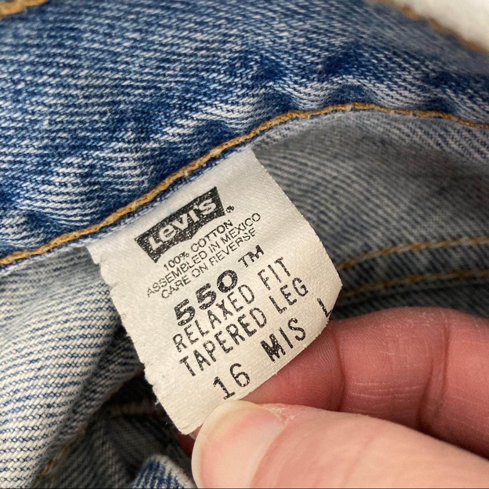 Levi's Vintage Levi’s 550 high waisted mom jeans Size 33" - 5 Thumbnail