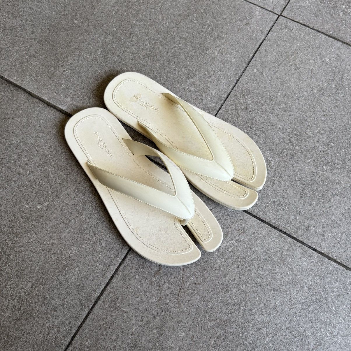 Maison Margiela Maison Margiela Tabi Thong Sandals Size US 5 / IT 35 - 1 Thumbnail