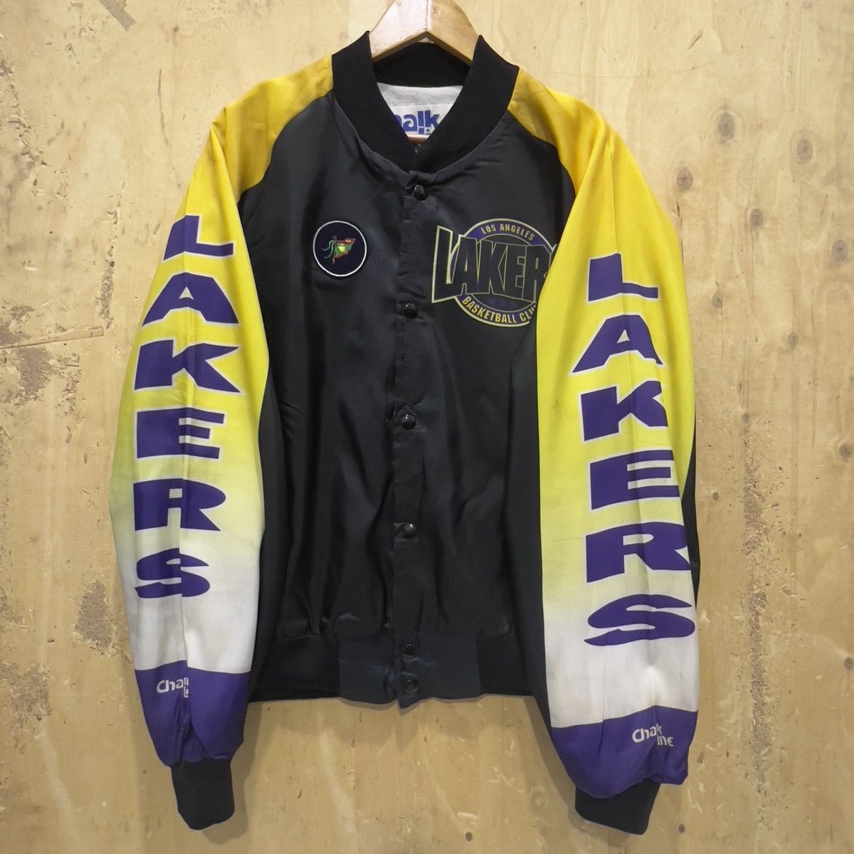 NBA Rare Vintage x Varsity Lakers Tag Chalk Line Size US XL / EU 56 / 4 - 3 Thumbnail