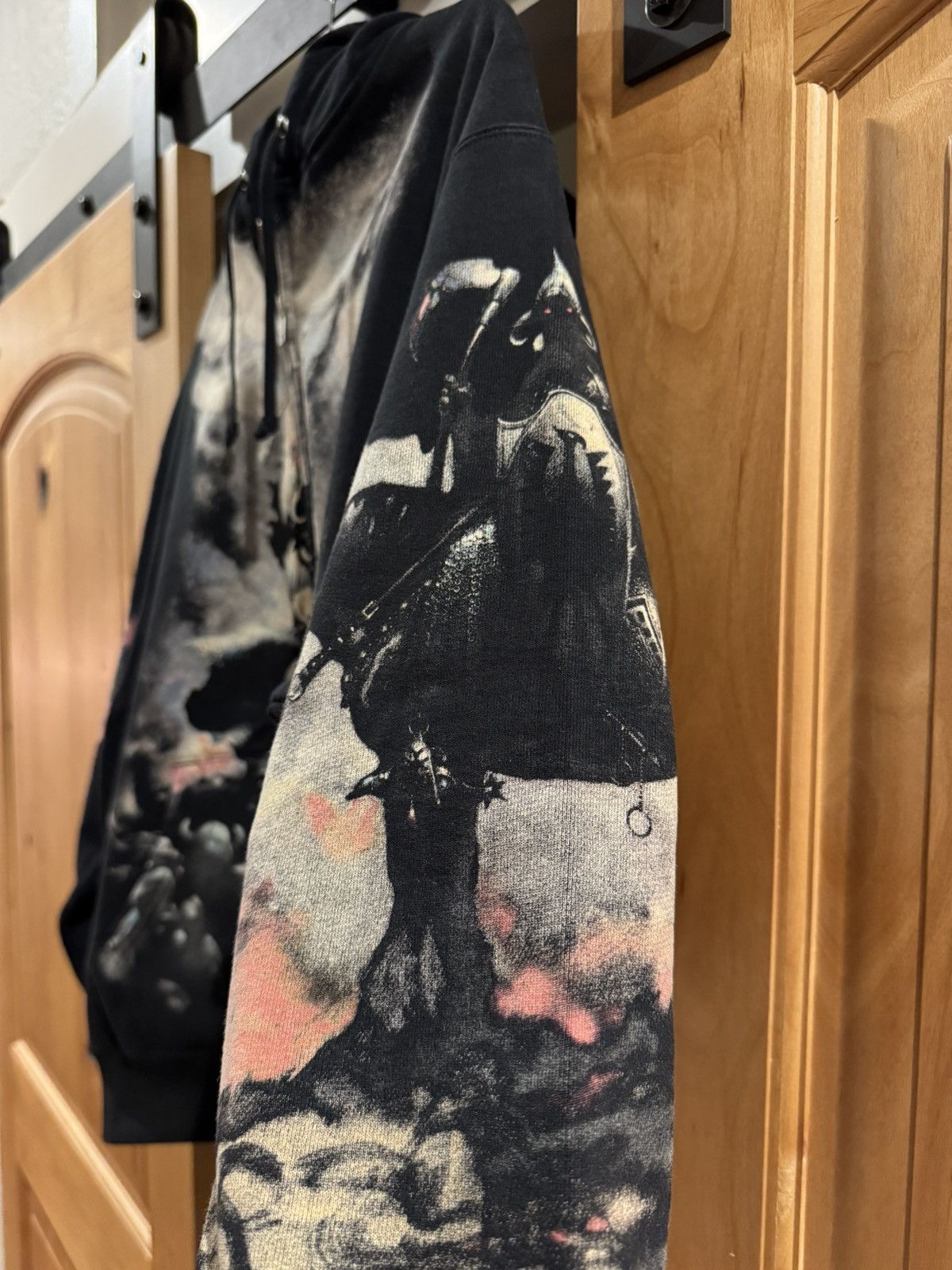 【Supreme】Frazetta Zip Up Hooded Sweatshirt★Black★24FW★ Black frazetta zip up (FT Christmas bedding) : r/Supreme