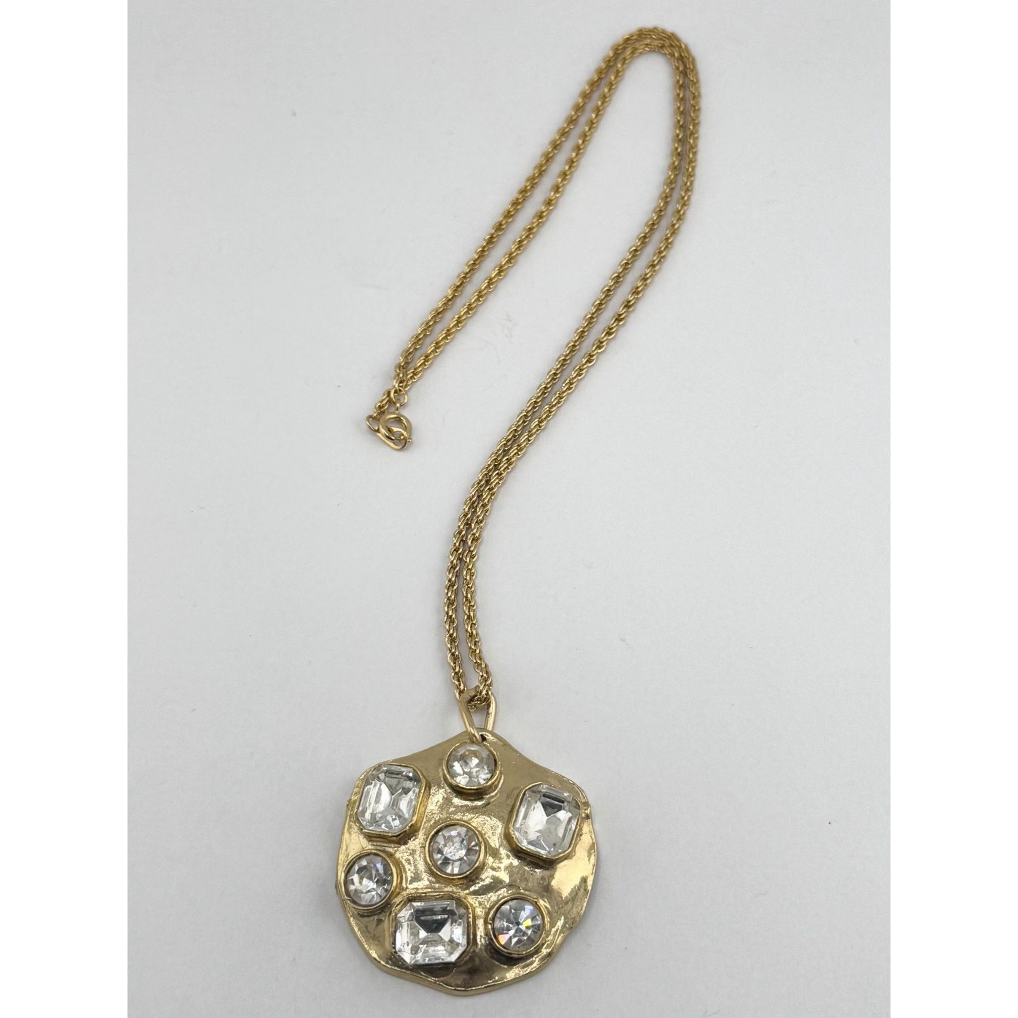 Vintage Vintage glass rhinestone hammered gold pendant necklace Size ONE SIZE - 2 Thumbnail