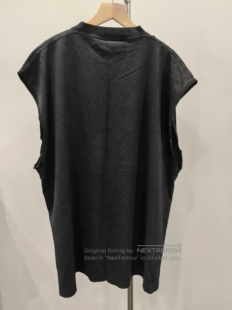 Balenciaga Balenciaga Sleeveless Crew Neck Size US S / EU 44-46 / 1 - 2 Thumbnail