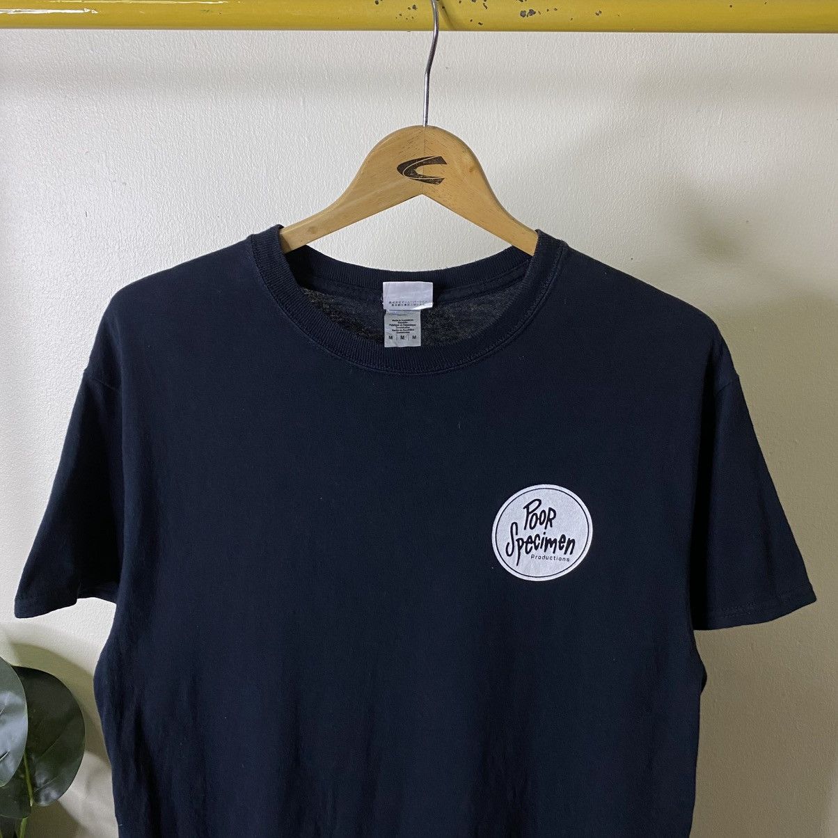 Vintage 2001 Momentum Under the Influence Surf Movie Promo T Shirt Size US M / EU 48-50 / 2 - 7 Thumbnail