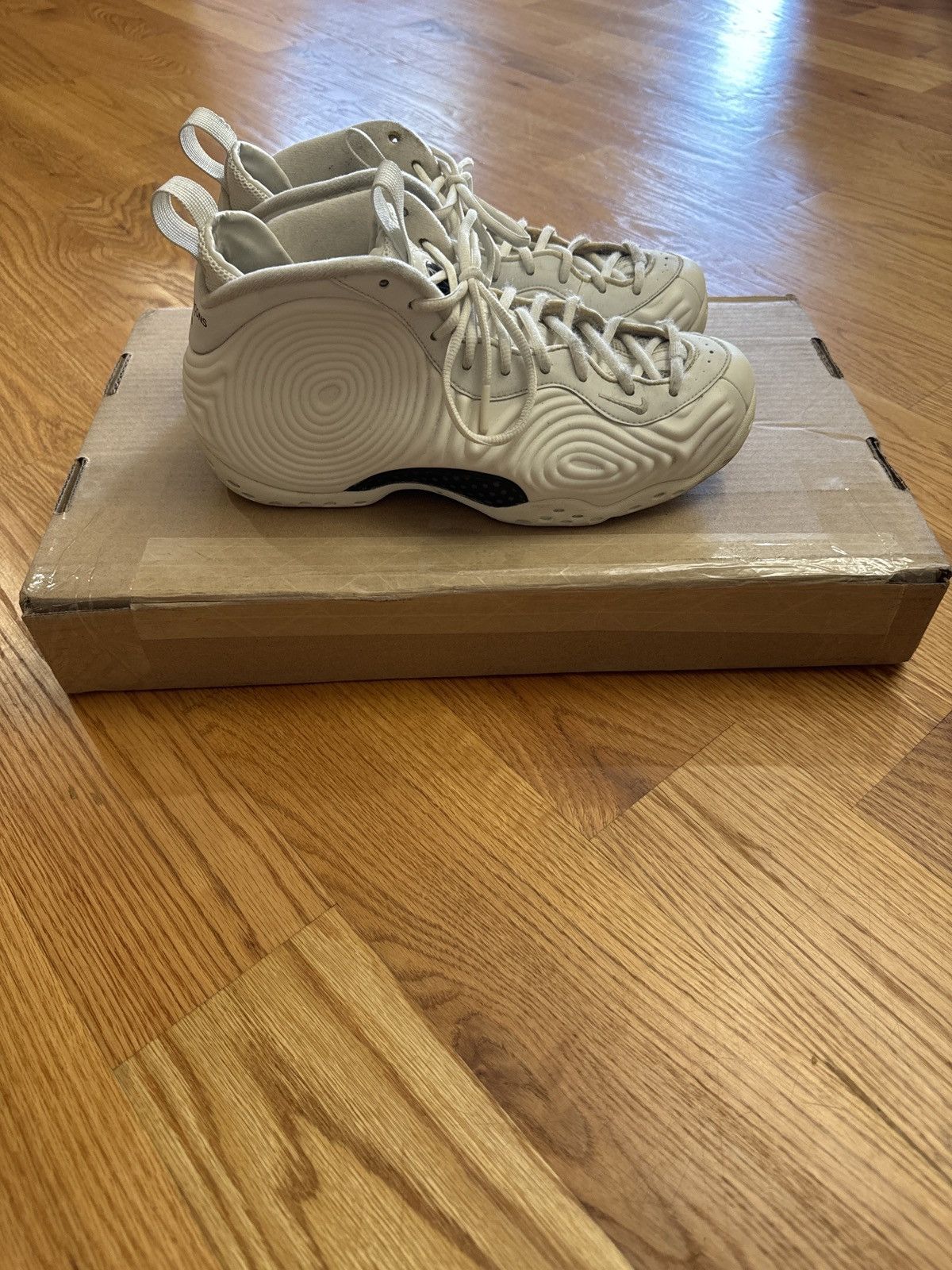 Comme des Garcons × Nike CDG Foamposite White Size 9.5 Size US 9.5 / EU 42-43 - 3 Thumbnail