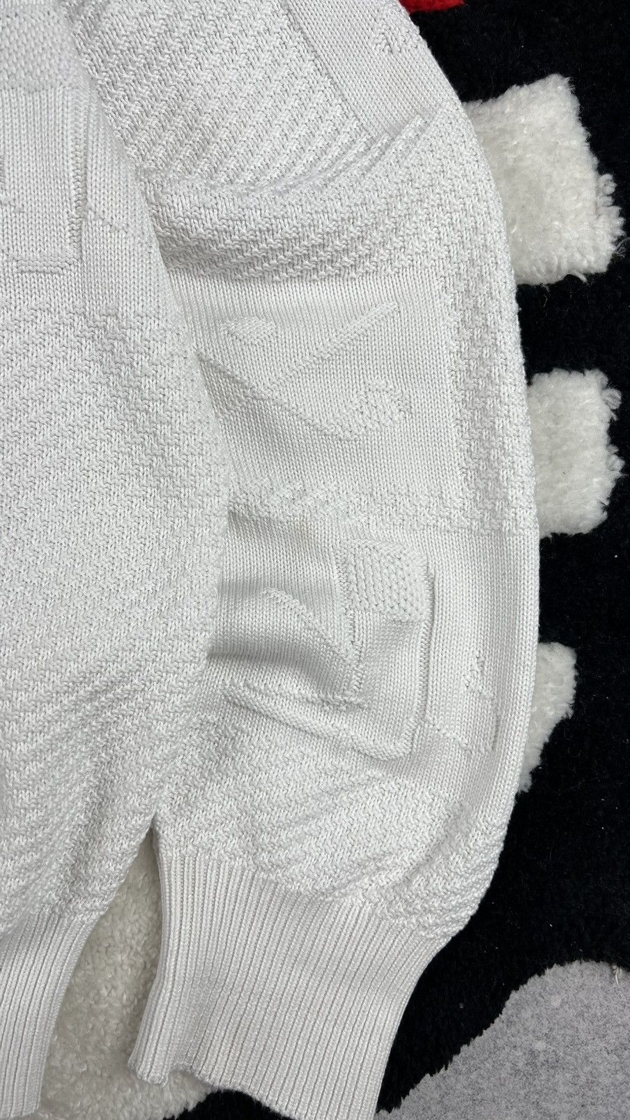 Hugo Boss Vintage Hugo Boss Rare Pattern Knit Old Money Sweater Size US XL / EU 56 / 4 - 8 Thumbnail