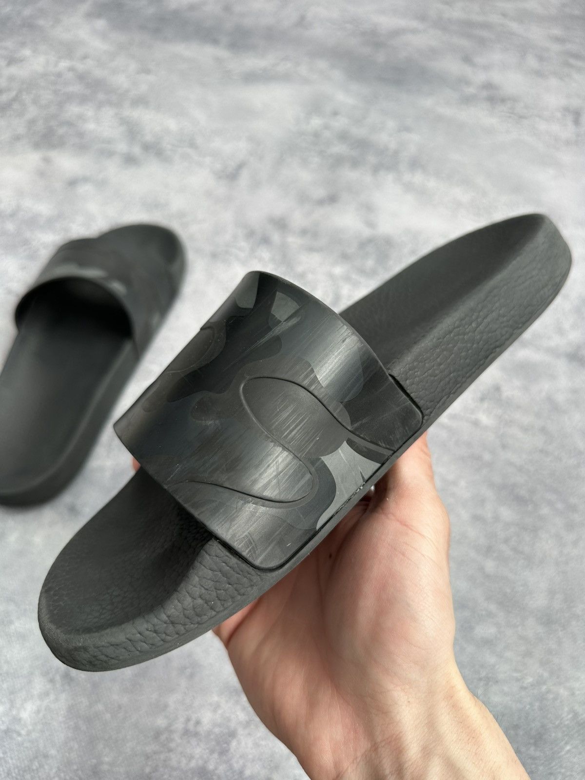 Valentino Valentino Garavani Black Camo Rubber Sliders Slip Ons Size US 10 / EU 43 - 20 Thumbnail