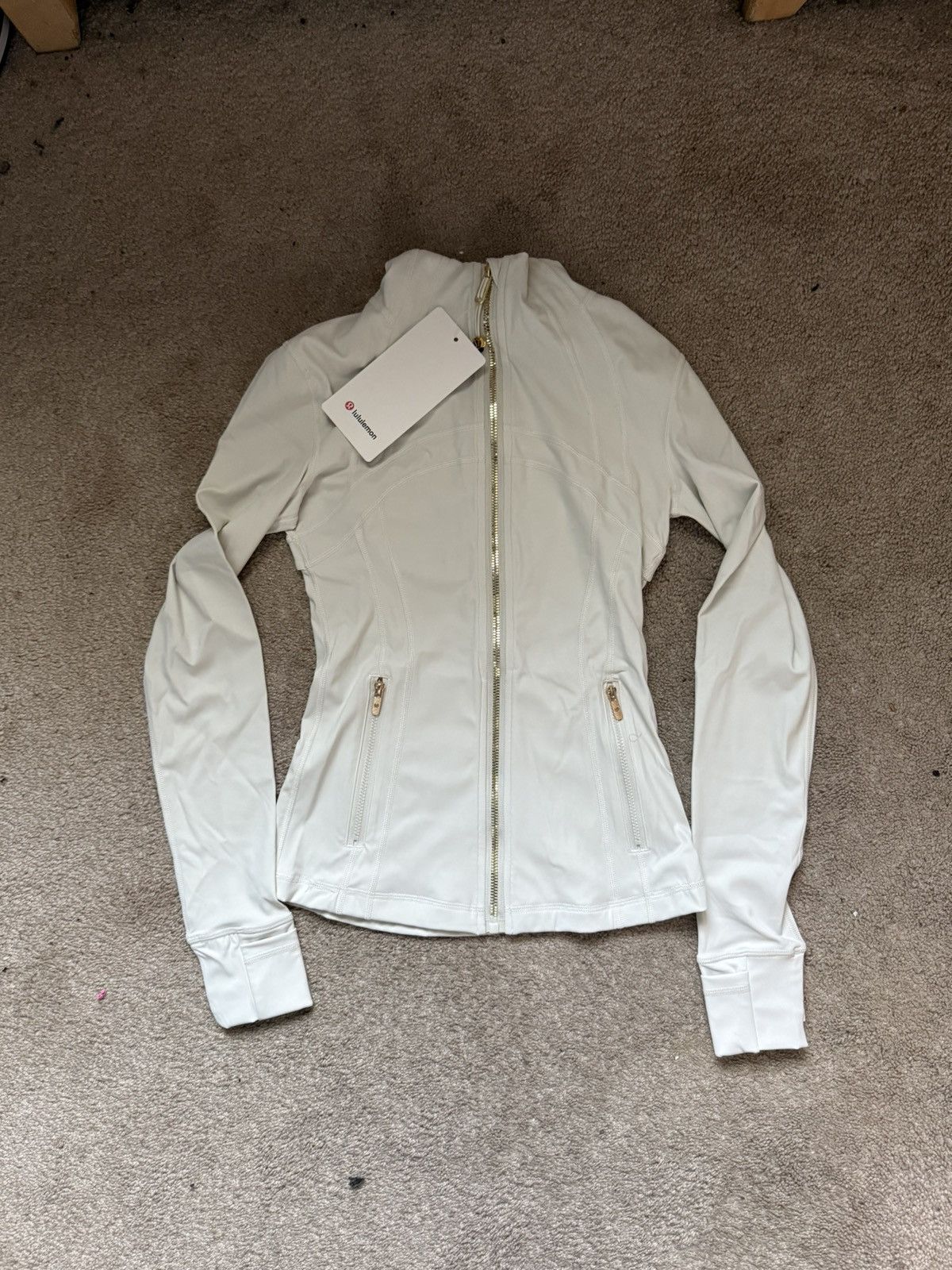 Lululemon Lululemon Define Jacket White and Gold Size XS / US 0-2 / IT 36-38 - 1 Thumbnail