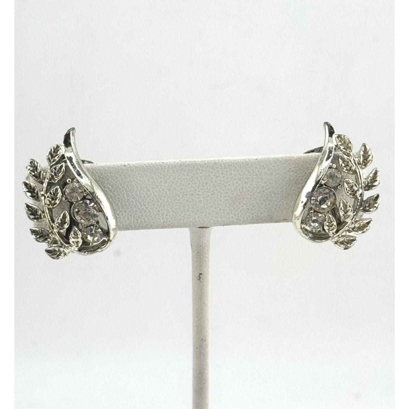 Vintage Vintage rhinestone leaf earrings Size ONE SIZE - 1 Thumbnail