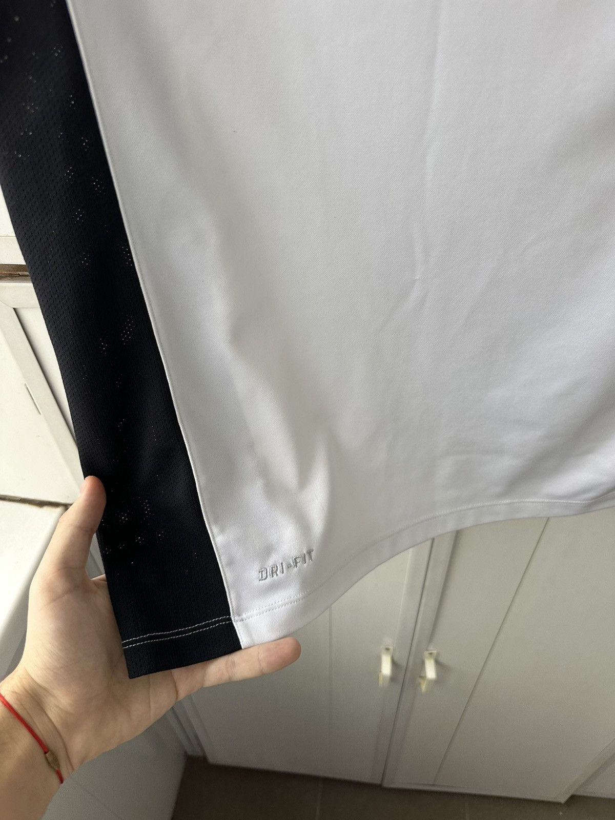 Nike Vintage Nike T-shirt Centre Logo Size US L / EU 52-54 / 3 - 10 Thumbnail