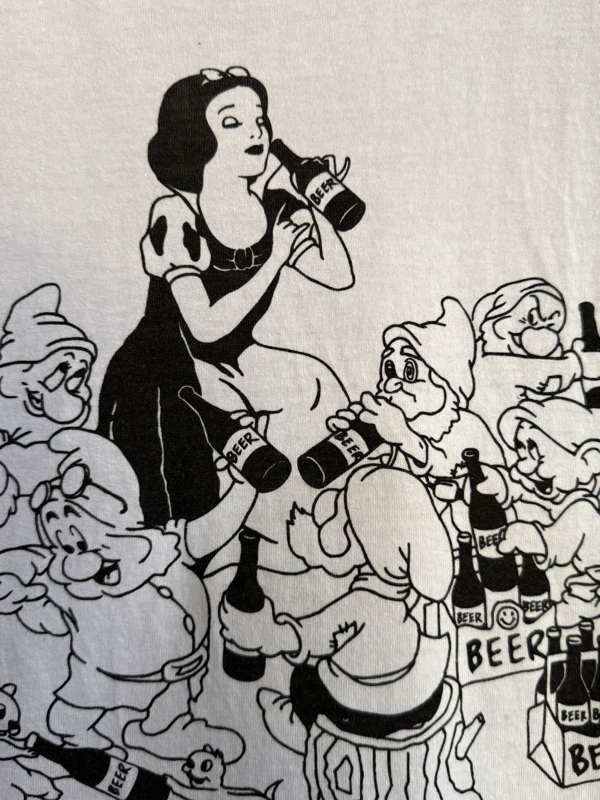 Cartoon Network Vintage Snow White Beer Punk Grungre Cartoon Tee Size US L / EU 52-54 / 3 - 4 Thumbnail