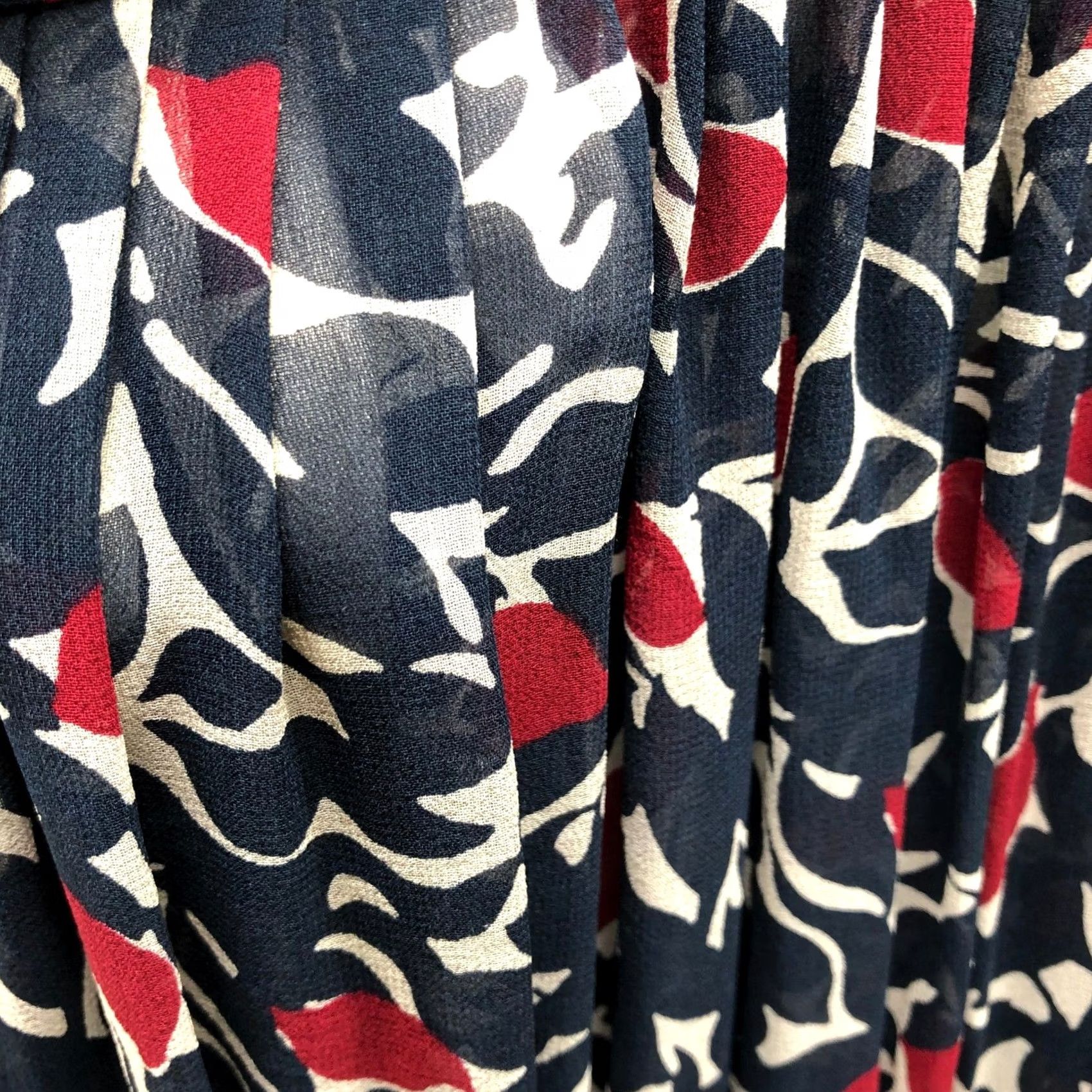 Joie VINTAGE? No. Joie 100% Silk Blouson Dress Womens S Navy Blue Red Floral Sleeveless Dolman Size S / US 4 / IT 40 - 6 Thumbnail
