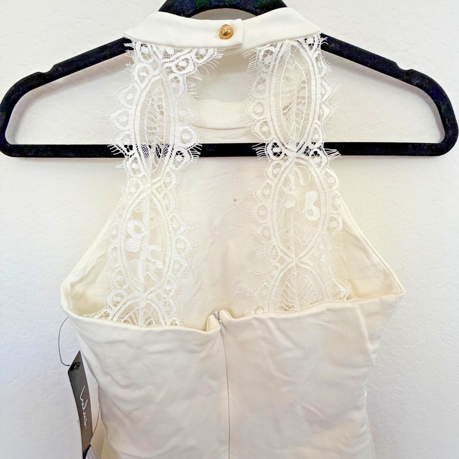 Lulus Lulus White Lace Halter Mini Dress Graduation Prom Size S Size S / US 4 / IT 40 - 5 Thumbnail