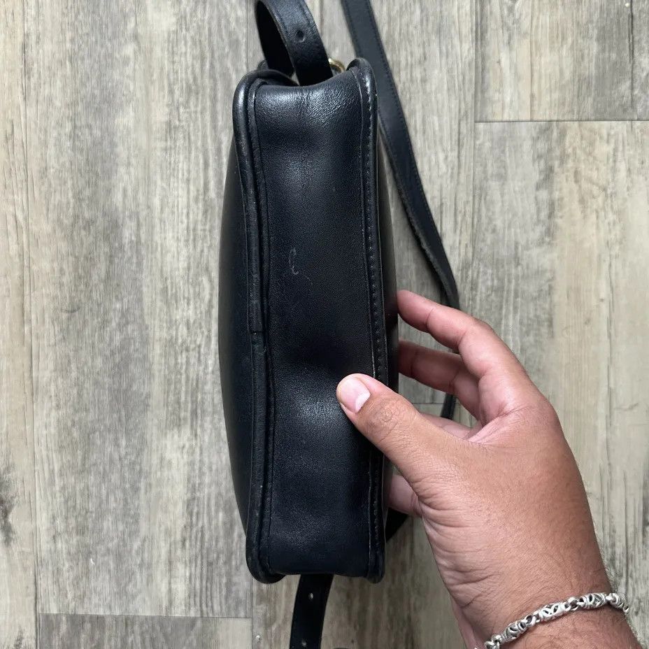 Coach Vintage Coach Sutton 9814 Black Leather Crossbody Bag Size ONE SIZE - 4 Thumbnail