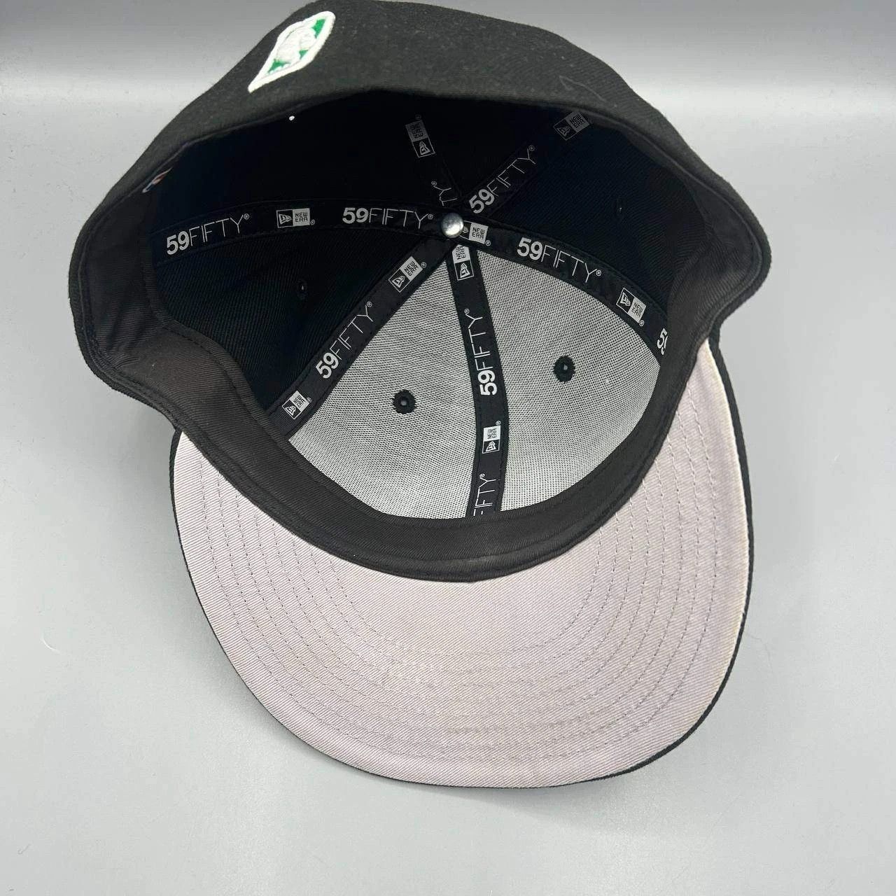 New Era Boston Celtics Hat Men 7 3/8 Black Embroidered NBA Fitted Size ONE SIZE - 2 Thumbnail