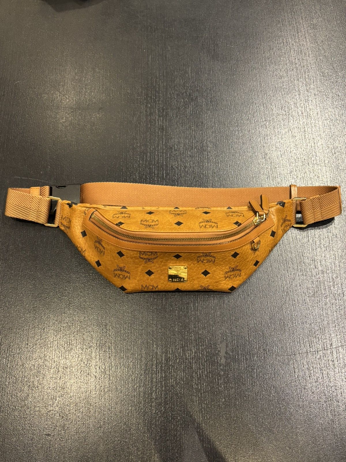 MCM MCM Fanny Pack Size ONE SIZE - 1 Thumbnail