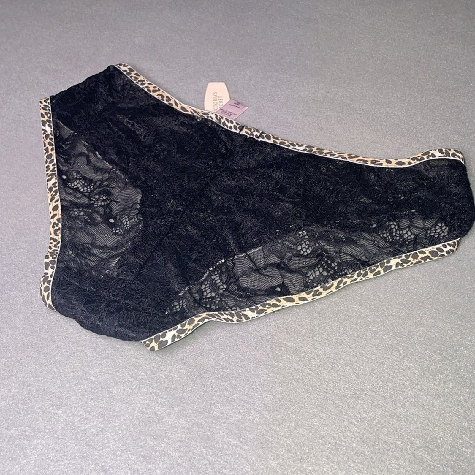 Victoria's Secret Victoria’s Secret Very Sexy Lace Panty Leopard Trim Panties Size ONE SIZE - 9 Thumbnail